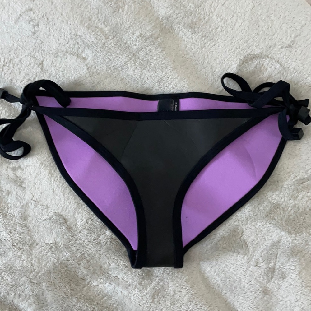 Black triangl swimwear bathing suit bottoms, xs